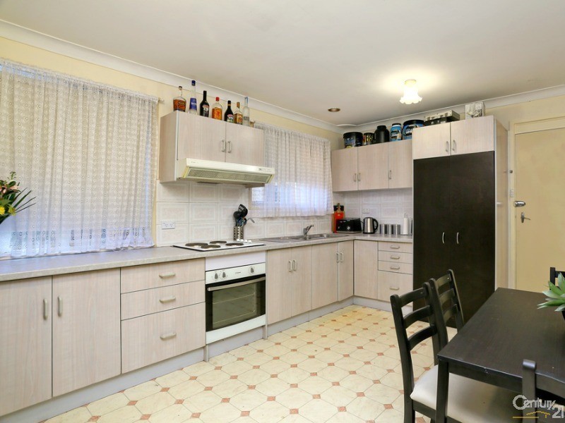 31 Robinson St, Riverstone NSW 2765