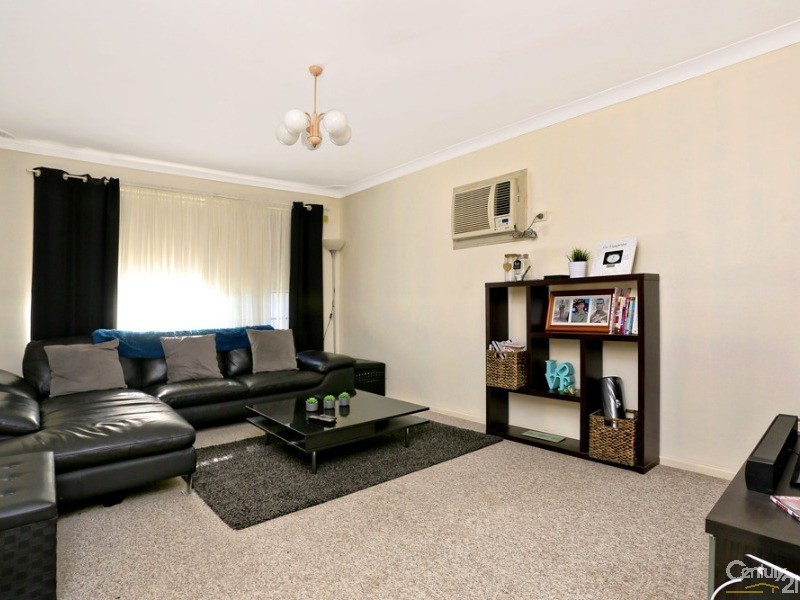 31 Robinson St, Riverstone NSW 2765