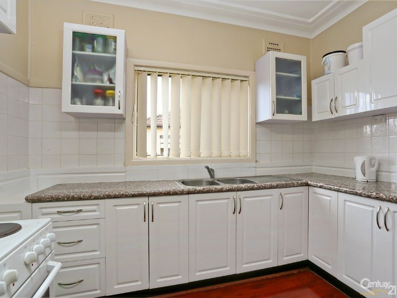 9 Gladstone Pde, Riverstone NSW 2765