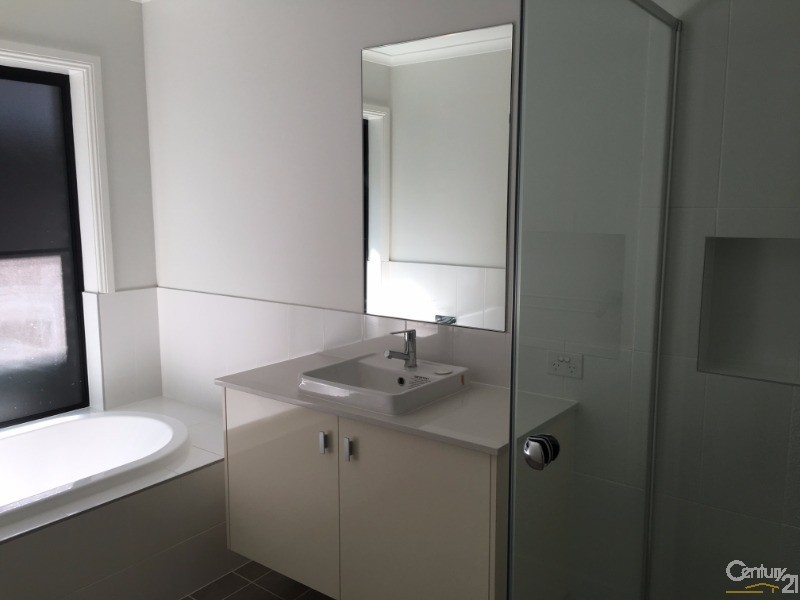 3 Piccadilly St, Riverstone NSW 2765