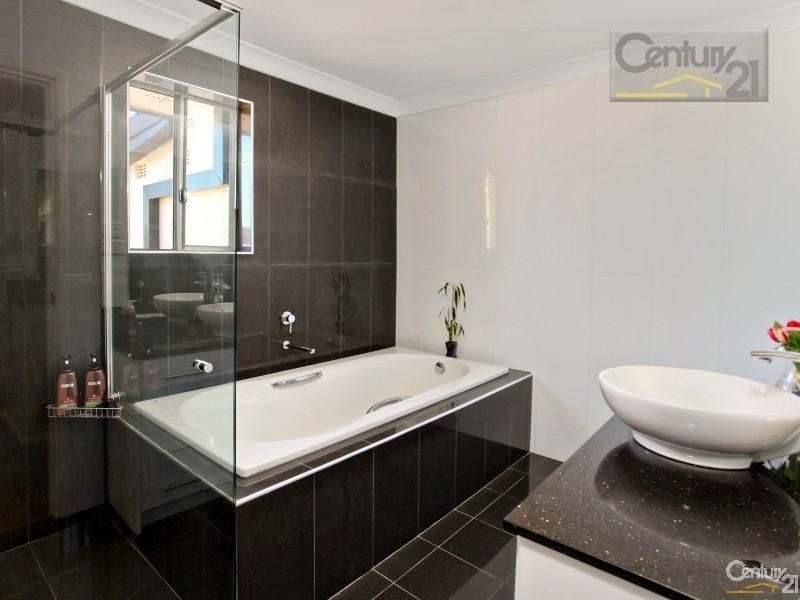 6 Bourke Street, Riverstone NSW 2765