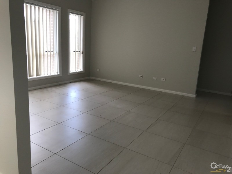 19 Brisbane Road, Riverstone NSW 2765