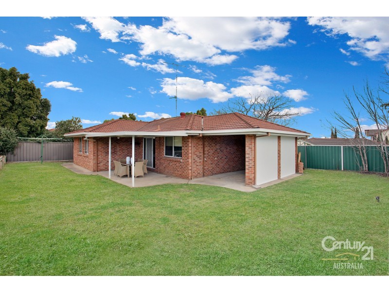 12 Toomey Cres, Quakers Hill NSW 2763