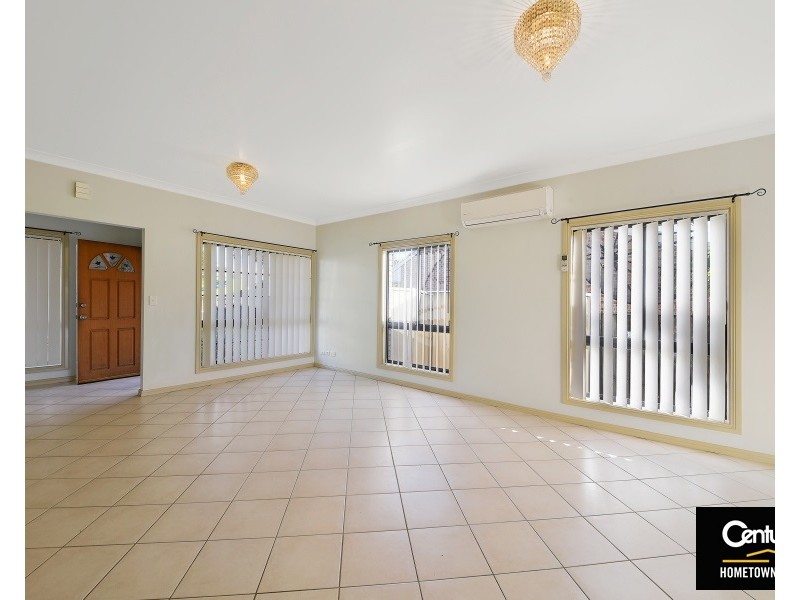 9 Pine Rd, Casula NSW 2170