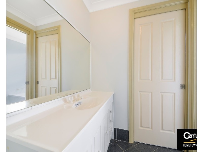 9 Pine Rd, Casula NSW 2170