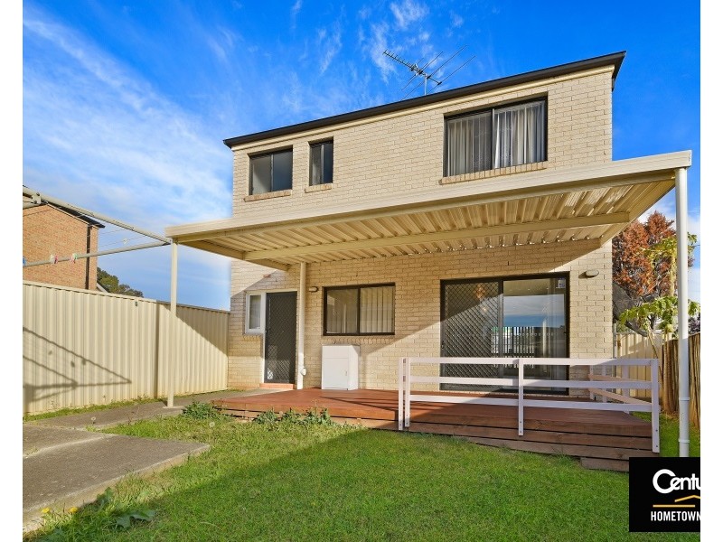 9 Pine Rd, Casula NSW 2170