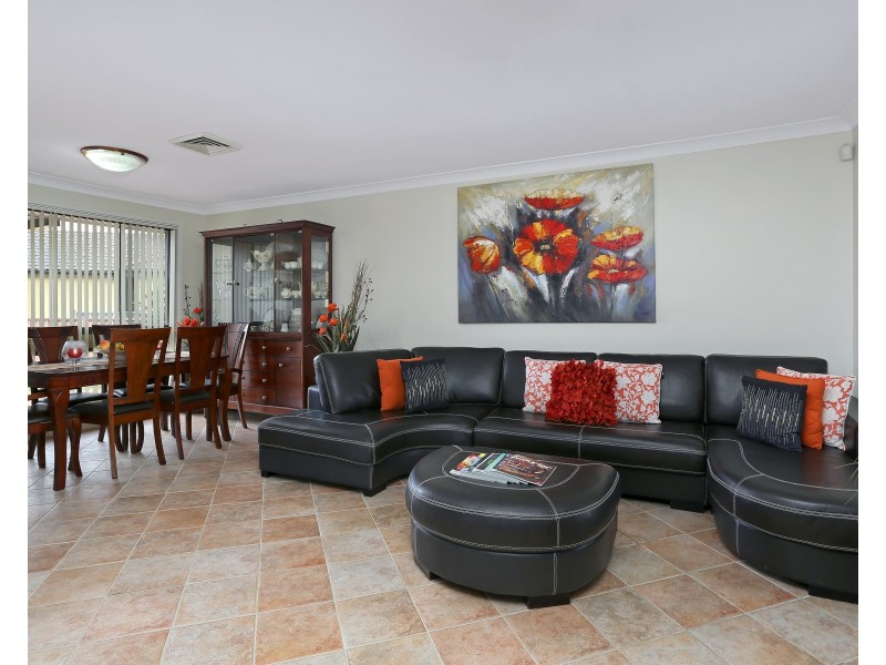 7 Taro Pl, Quakers Hill NSW 2763