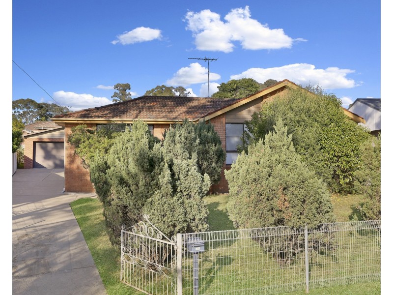 11 Kolodong Dr, Quakers Hill NSW 2763