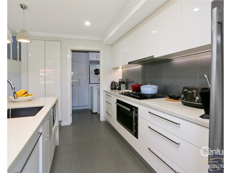 206 Piccadilly St, Riverstone NSW 2765