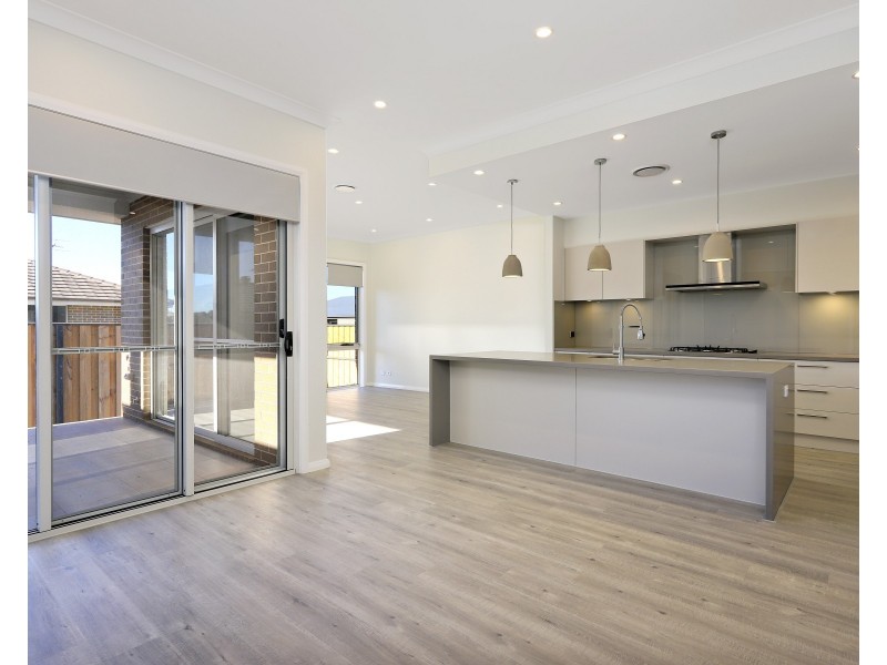 124 Pridham Ave, Box Hill NSW 2765