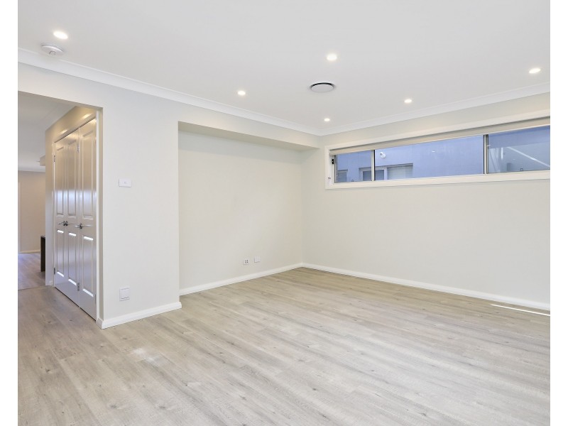 124 Pridham Ave, Box Hill NSW 2765