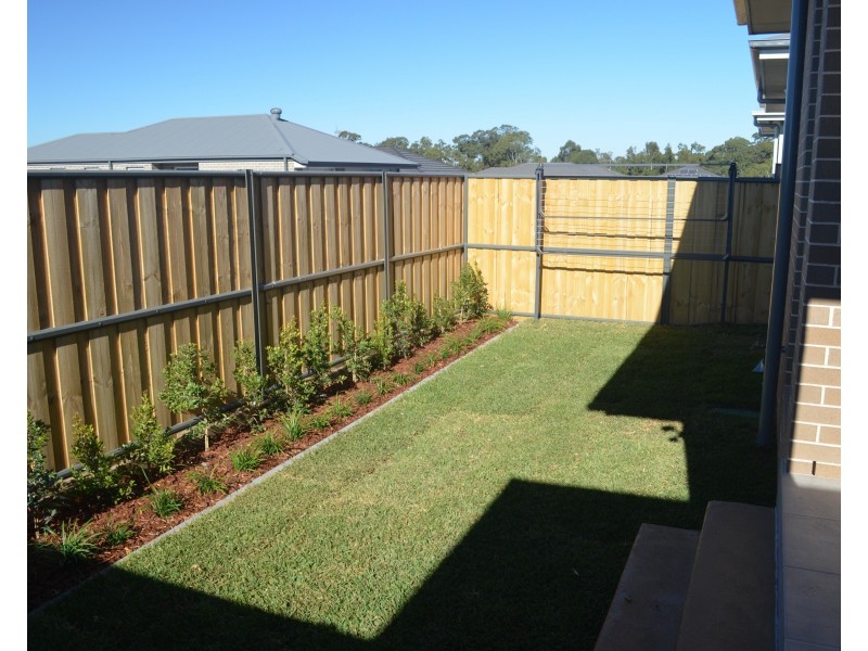 124 Pridham Ave, Box Hill NSW 2765