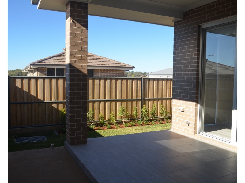 124 Pridham Ave, Box Hill NSW 2765