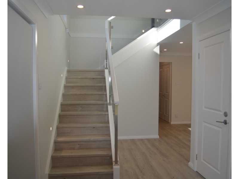 128 Pridham Ave, Box Hill NSW 2765