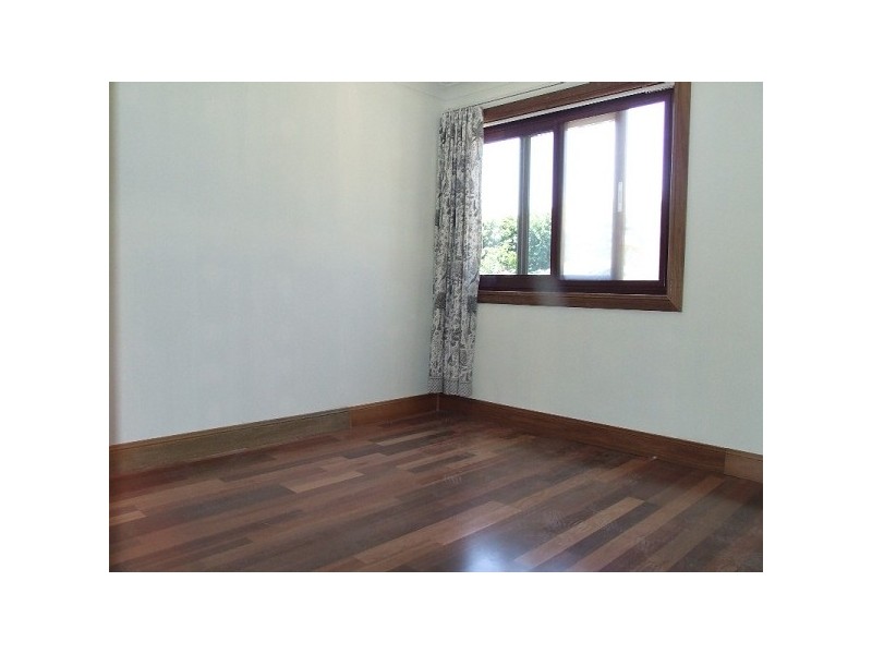 255a Eastern Valley Way, Middle Cove NSW 2068
