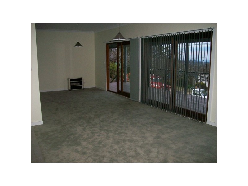 6 Ferguson Avenue, Hazelbrook NSW 2779