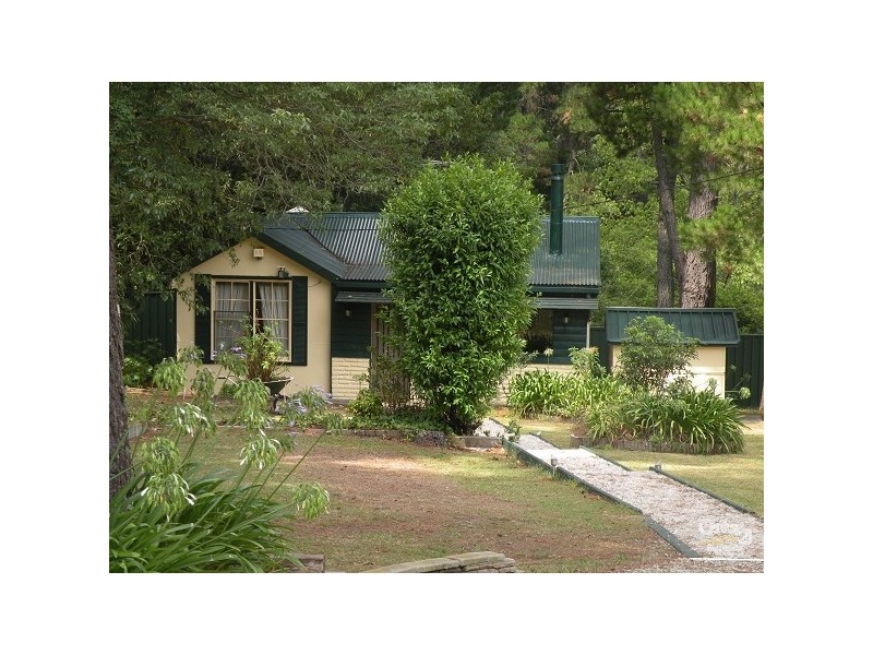 4 Genevieve Road, Bullaburra NSW 2784