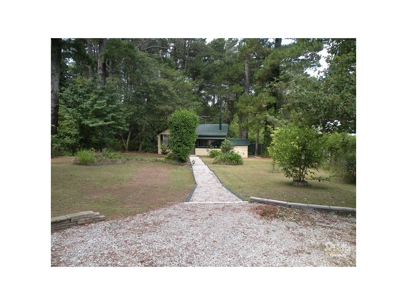 4 Genevieve Road, Bullaburra NSW 2784