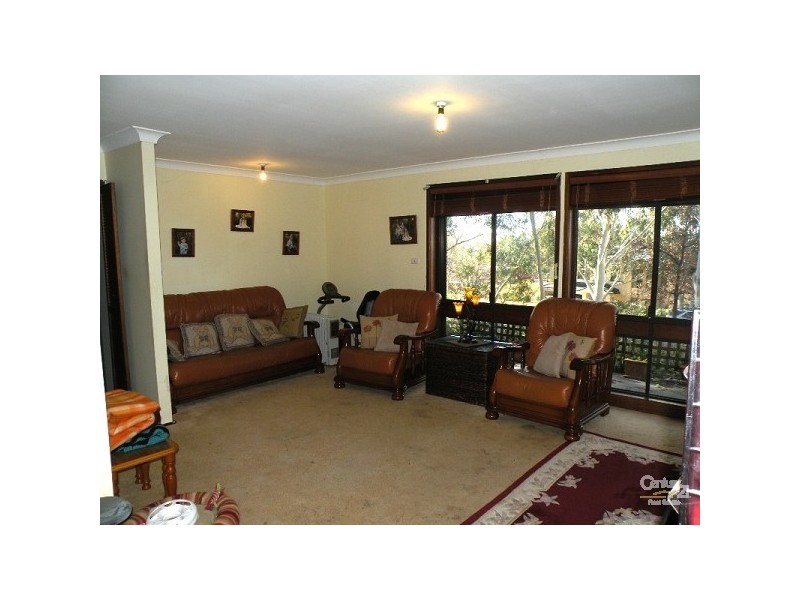 8 Lysiana Road, Woodford NSW 2778