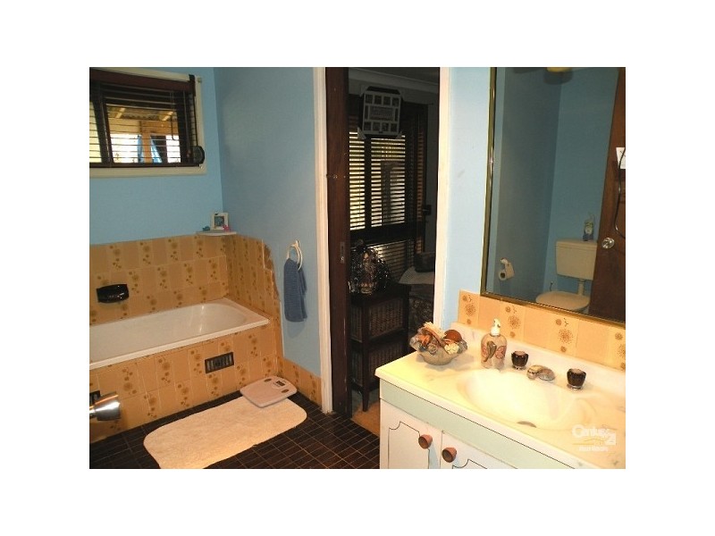 8 Lysiana Road, Woodford NSW 2778