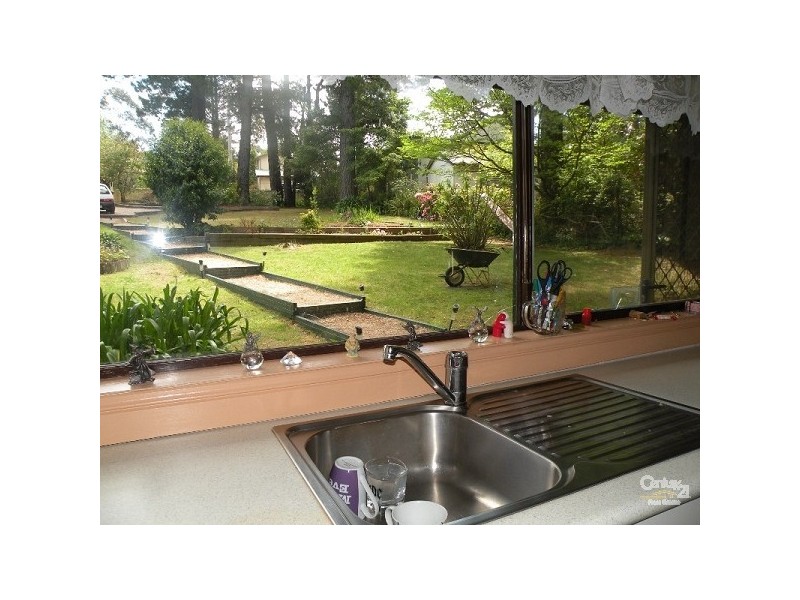 4 Genevieve Road, Bullaburra NSW 2784