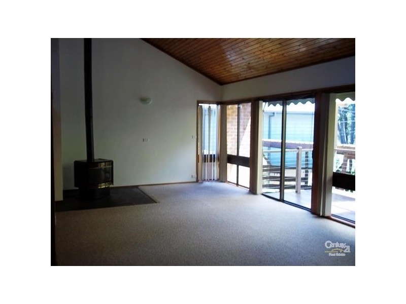 8 Page Avenue, Wentworth Falls NSW 2782