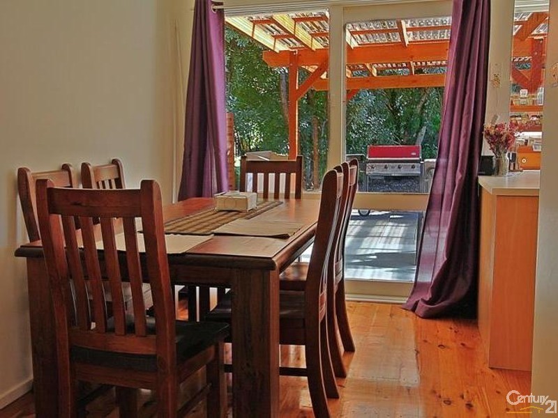 3 Kitchener Avenue, Wentworth Falls NSW 2782