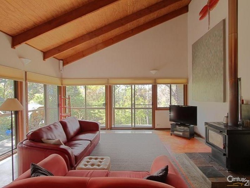 120 Valley Road, Hazelbrook NSW 2779