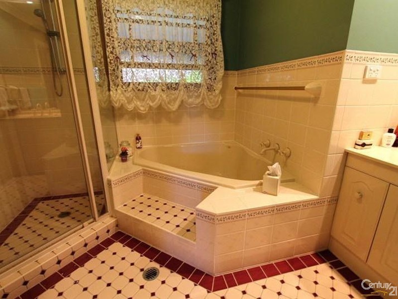 14 Careya Crescent, Woodford NSW 2778