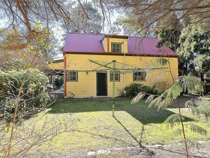 3 Cox Avenue, Wentworth Falls NSW 2782