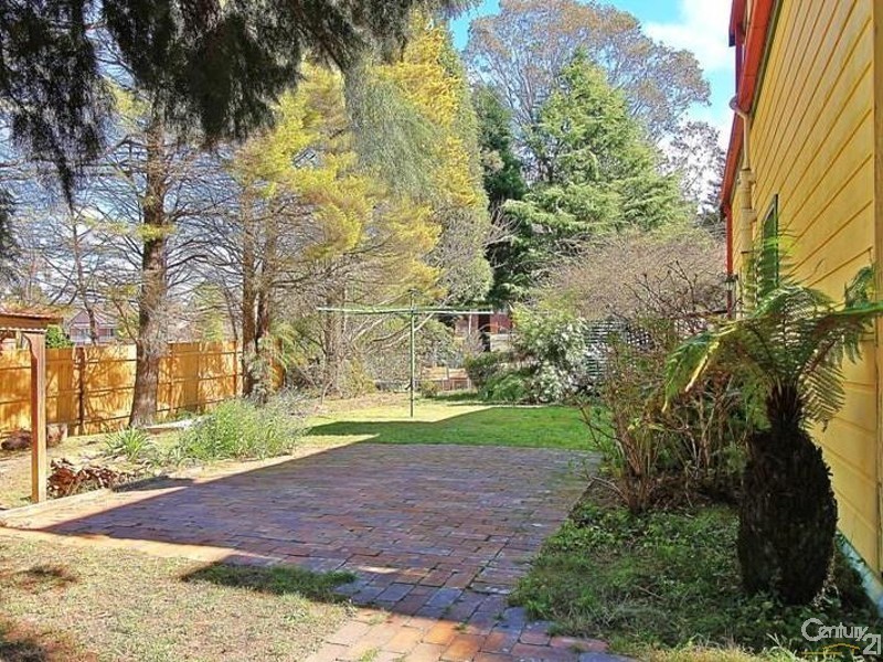 3 Cox Avenue, Wentworth Falls NSW 2782