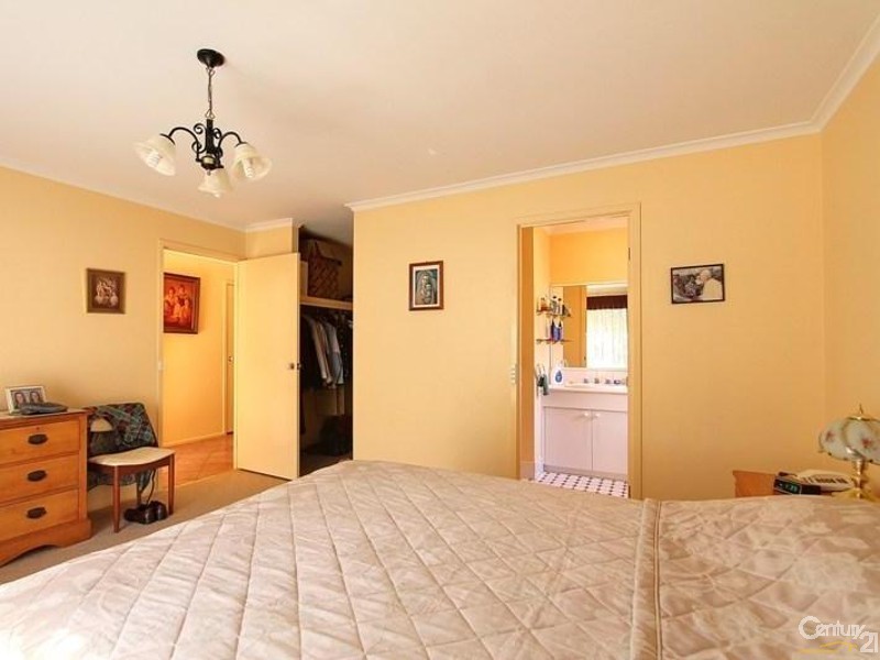 73 Hall Parade, Hazelbrook NSW 2779