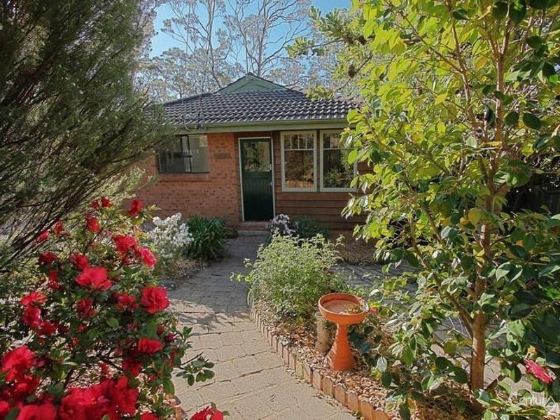 25 Railway Parade, Bullaburra NSW 2784