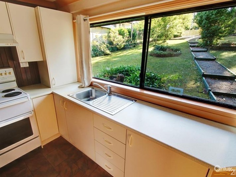 4 Genevieve Road, Bullaburra NSW 2784