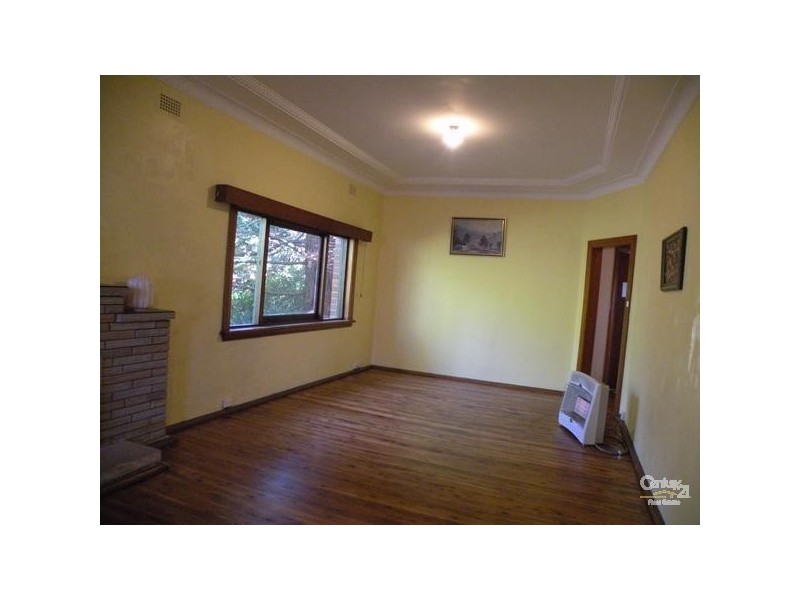 11 Bourke Street, Blaxland NSW 2774