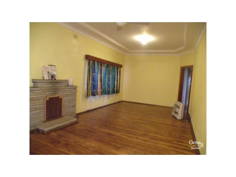 11 Bourke Street, Blaxland NSW 2774