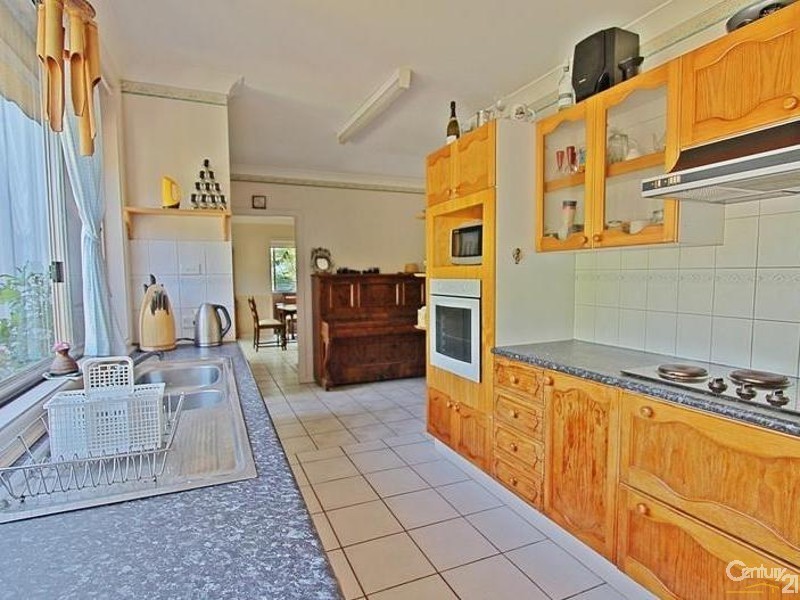 16 Oaklands Road, Hazelbrook NSW 2779
