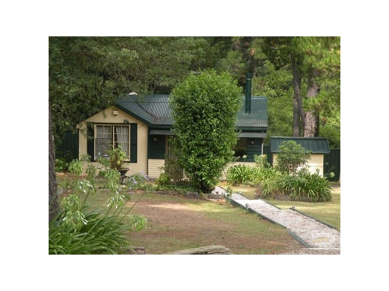 4 Genevieve Road, Bullaburra NSW 2784