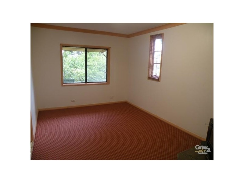 4 Genevieve Road, Bullaburra NSW 2784