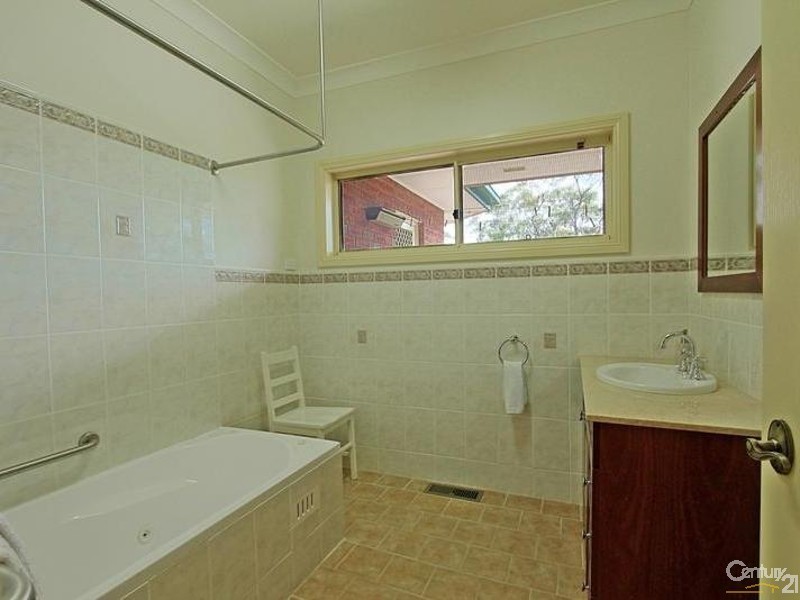 9 Weroona Avenue, Woodford NSW 2778