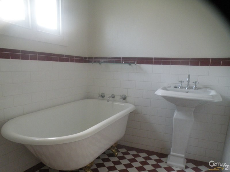 11 Winbourne Road, Hazelbrook NSW 2779