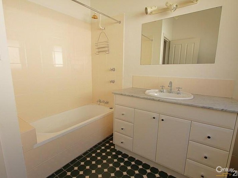 79 Great Western Highway, Woodford NSW 2778