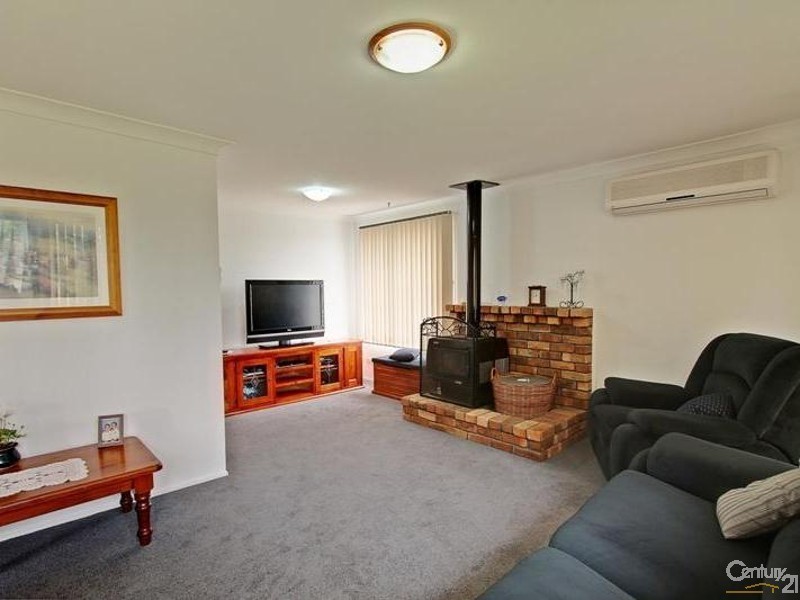 4 Catherine Crescent, Blaxland NSW 2774