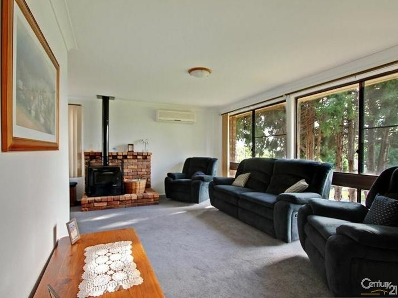 4 Catherine Crescent, Blaxland NSW 2774