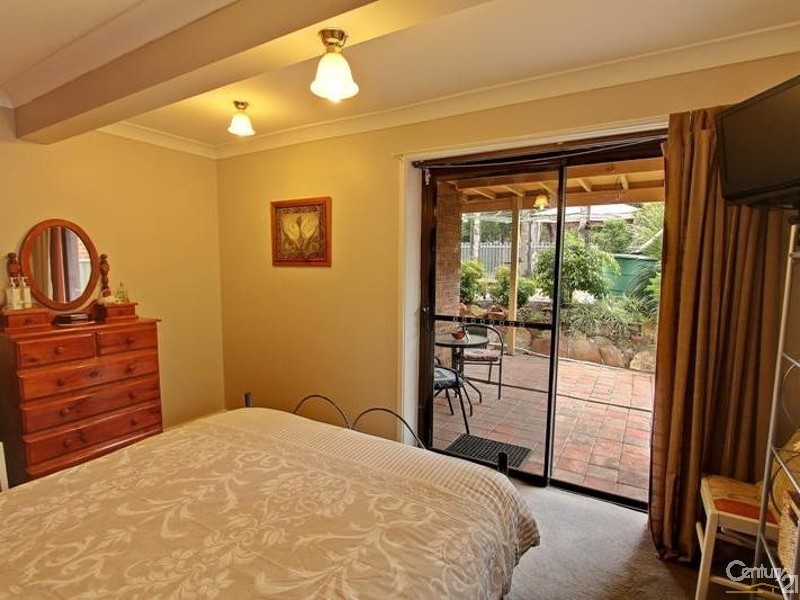 4 Catherine Crescent, Blaxland NSW 2774