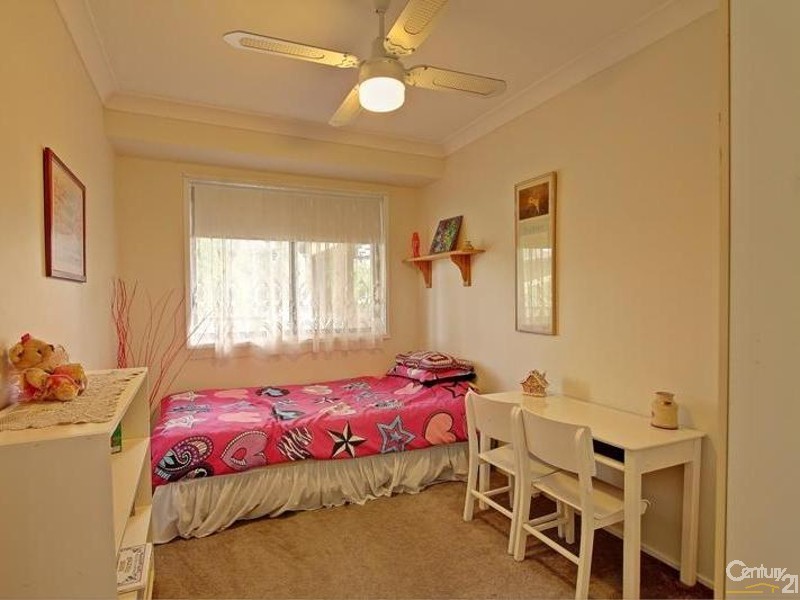 4 Catherine Crescent, Blaxland NSW 2774