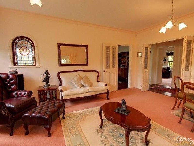 8 St Georges Road, Leura NSW 2780