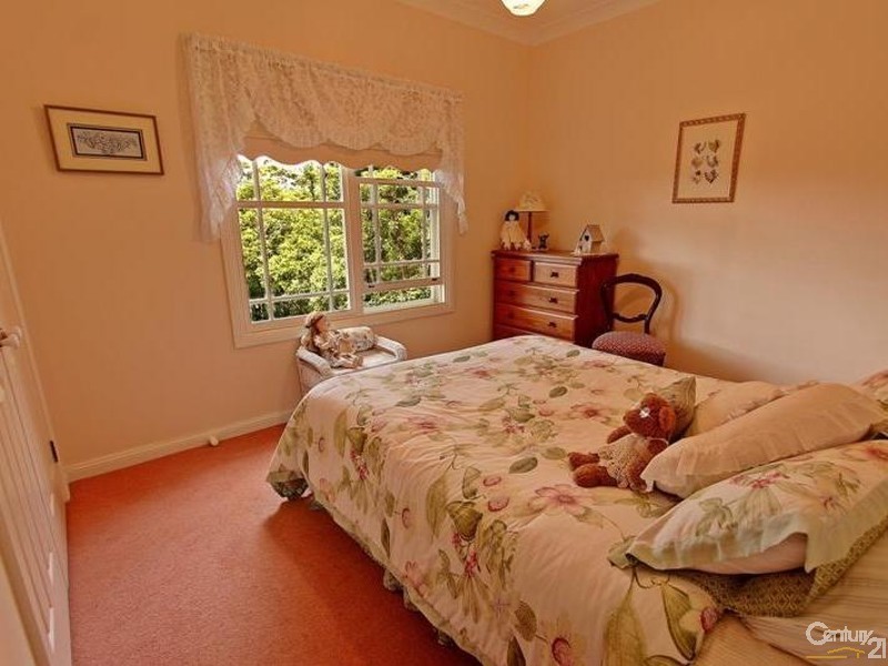 8 St Georges Road, Leura NSW 2780