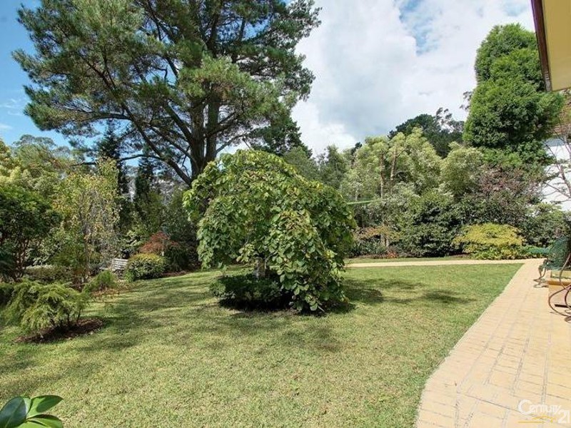 8 St Georges Road, Leura NSW 2780