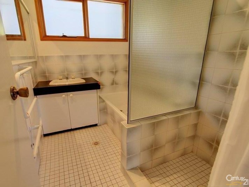 6 Buena Vista Road, Woodford NSW 2778